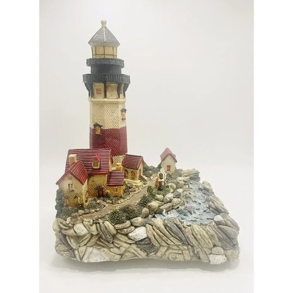 Lighthouse Reef Tabletop Decor 12” Music Box New England Keeper Harbor Cape READ